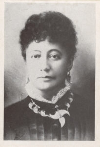 Bernice_Pauahi_Bishop_wearing_necklace_(PP-96-1-013)